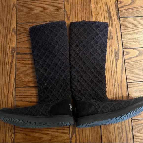 UGG sweater boots - Picture 2 of 5